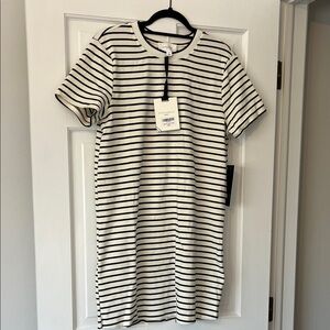 NWT Pomander Place t-shirt dress